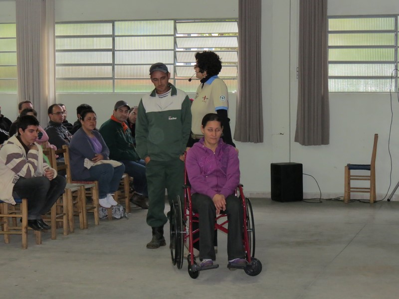 diferente-diversidade-inclusão-igualdade-direito-paraplégico